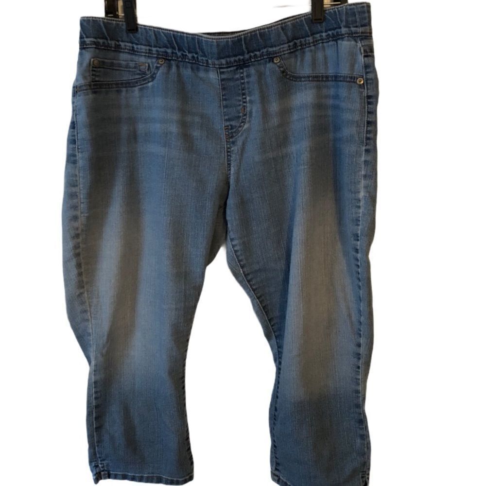 Women’s Blue Denim Capri Shorts